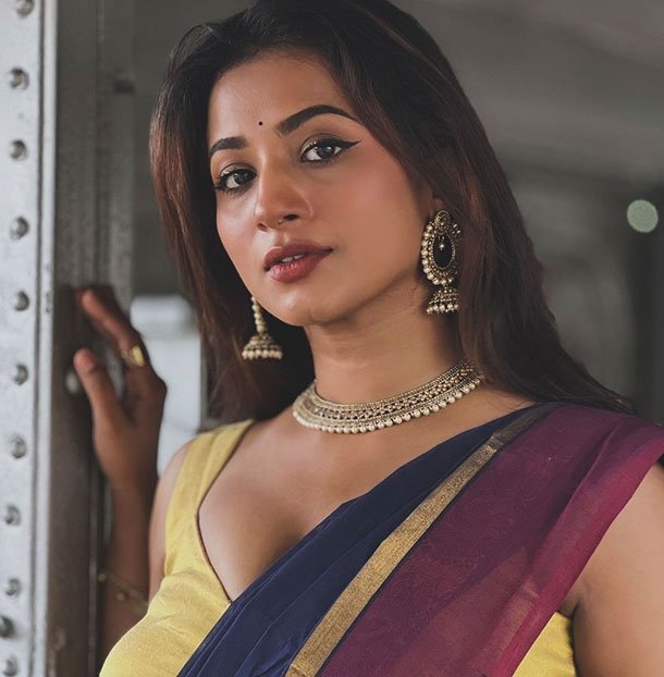 female Call Girls in Kolkata